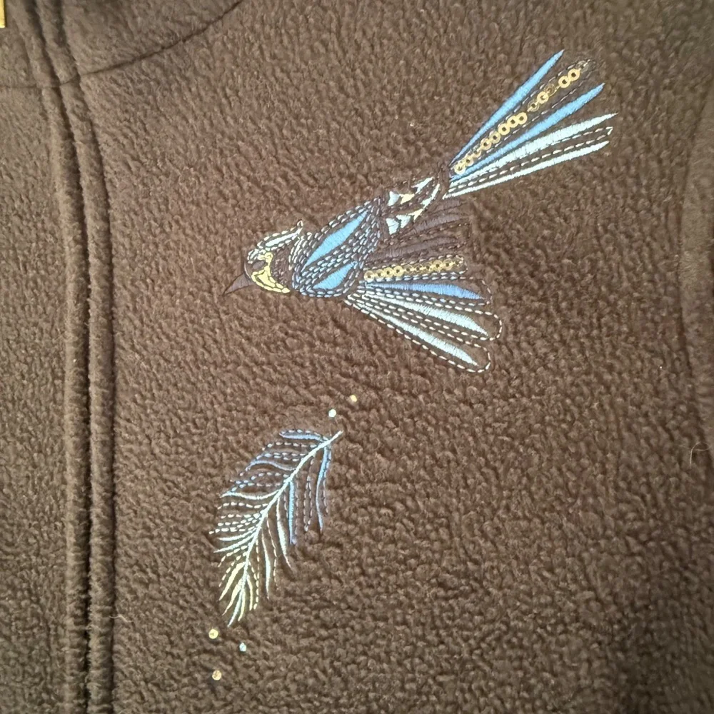 Collectors Northern Reflections Embroidered Fleece Zip Sweater | Small - Picture 5 of 7